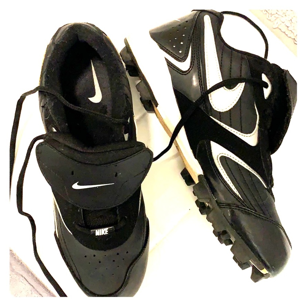 Nike softball cleats